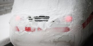 Bahn: Fernverkehr rollt doch erst ab Mittag wieder an Im Bahnverkehr gibt es weiterhin starke Einschränkungen.