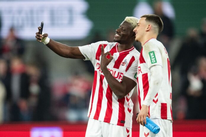 1. FC Köln - FSV Mainz 05 Die FC-Profis Ache und El Mala feiern das Ende der Kölner Negativserie. (Archivbild)