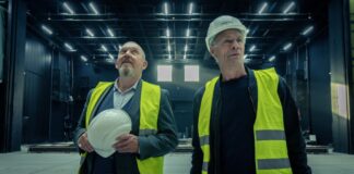 «Tatort»-Kommissare Ballauf und Schenk ermitteln in der Oper Die Kommissare Max Ballauf (Klaus J. Behrendt) und Freddy Schenk (Dietmar Bär) vermuten, dass der Täter zum Ensemble gehört.