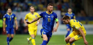 Medizincheck bestanden: Dzeko vor Unterschrift auf Schalke Edin Dzeko (M) will zukünftig in der 2. Bundesliga stürmen. (Archivbild)