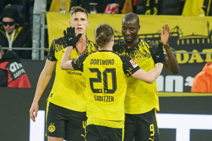 Borussia Dortmund - Werder Bremen Serhou Guirassy (r) hatte gegen Werder Grund zur Freude.