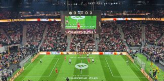 Budenzauber mit Fußball-Legenden wie Arjen Robben und Franck Ribéry (rote Trikots) in München. 