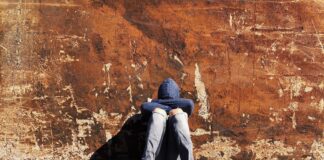 Einsamkeit kann jede treffen: Ratinger Netzwerk startet Einsamkeit ist nicht allein ein Thema des Alters. Foto: pixabay