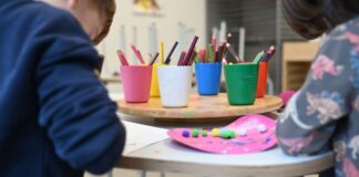 «Warnsignal mit Blaulicht»: Scharfe Kritik an Kita-Plänen Viele befürchten einen massiven Qualitätsabbau in den Kitas in NRW. (Symbolbild)