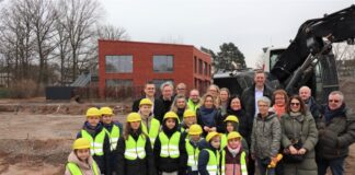 Erster Spatenstich für die neue Heinrich-Schmitz-Schule Der erste Spatenstich ist erfolgt. Foto: Stadt Ratingen