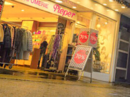 Übernahme soll Zukunft der Parfümerie Pieper sichern Die Filiale der Parfümeriekette Pieper in Velbert. Foto: Volkmann