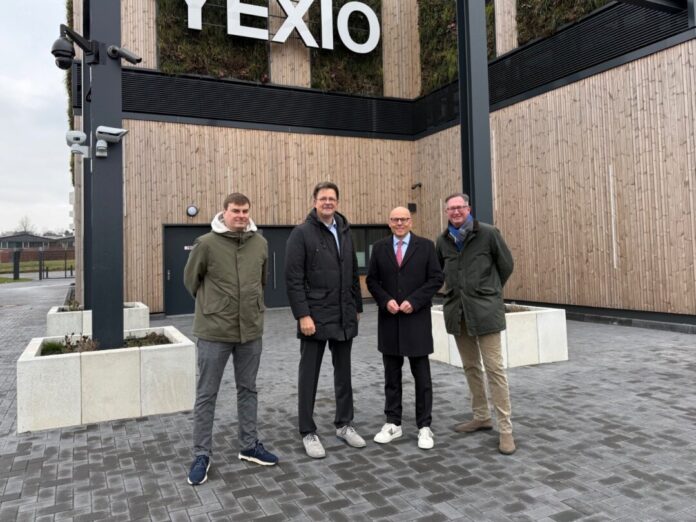 2026-02-18 Besuch HOCHTIEF Marius Mählmann (Geschäftsführer HOCHTIEF Data Center Partner GmbH), Bernd Holtwick (CFO, COO HOCHTIEF PPP Solutions GmbH), Peter Beyer MdB, Bernd Reuther (Senior Vice President Public Affairs HOCHTIEF PPP Solutions GmbH). Fotorechte: Peter Beyer