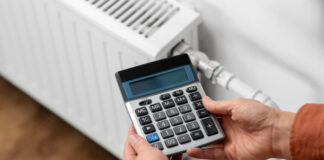 Neues Heizungsgesetz: Das kommt auf Verbraucher zu Verbraucherexperte Christian Handwerk klärt über das neue Heizungsgesetz auf. Foto: VZ NRW/Adpic