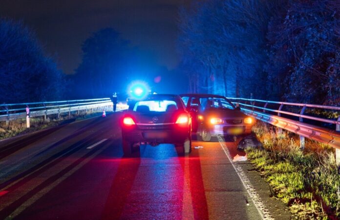 Messerangriff auf Bundesstraße - zwei Verletzte Die beiden Verletzten kamen ins Krankenhaus.