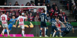 «Komisches Spiel»: Stille im Kölner Stadion nach Fan-Notfall Ein medizinischer Notfall hat das Duell zwischen Köln und Hoffenheim überschattet.