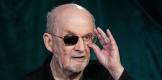 Rushdie geht mit neuem Buch auf Tour – Start in Potsdam Der Autor Salman Rushdie liest in Potsdam aus seinen Erzählungen «Die elfte Stunde». (Archivbild)