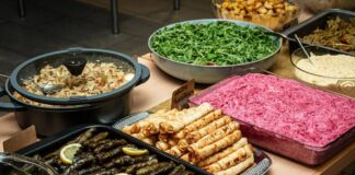 Gemeinsames Fastenbrechen im Forum Velbert Türkische Spezialitäten gibt es beim gemeinsamen Fastenbrechen. Foto: privat/Clavis e.V.