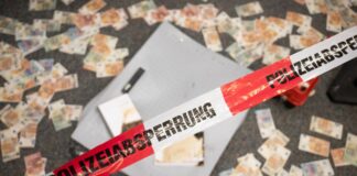 International gesuchter Geldautomaten-Knacker in NRW gefasst Ein Mann, der rund 50 Geldautomaten geknackt haben soll, ist erneut gefasst worden. (Illustration)