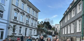 Auf den Spuren der Seidenstraße durch Mettmann Zwischenstation am Pferdebrunnen. Foto: Kreisstadt Mettmann