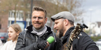 Langenfelder “Benefizgranaten” setzen sich seit fünf Jahren für Gutes ein Engagieren sich für die Benefizgranaten: Thorsten Kruck und Dennis Rohr. Foto: Ursula Stolzenburg