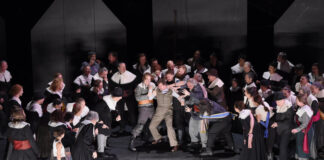 „Der Freischütz“ wieder im Aalto-Musiktheater zu sehen Eine Szene aus der Aufführung. Foto: Martin Kaufhold