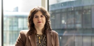 Girls’ Day: Ina Besche-Krastl lädt in den Landtag NRW ein Ina Besche-Krastl lädt am Girls' day dazu ein, Politik hautnah zu erleben. Foto: Büro Besche Krastl