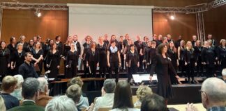 Songs aus Musical, Film und Pop: Chorauftritt in Ratingen Der Projektchor bei einem seiner Auftritte - hier in Mettmann. Foto: Chor
