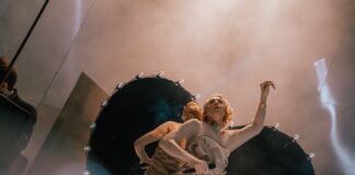 Sven Ratzke spielt den Weltstar Marlene Dietrich im Schauspiel „Marlene“. Foto: Ann-Marie Schwanke-Siegersbusch