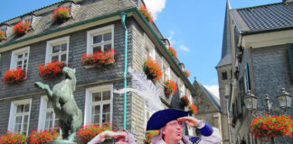 Neue Termine für Stadtführungen: „Medemen per pedes“ Petra und Ingo Grenzstein bieten einen Stadtrundgang der besonderen Art an. Foto: Kreisstadt Mettmann