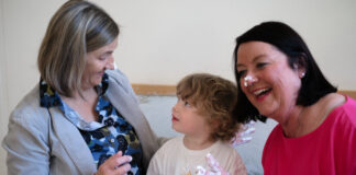 Buch-Talk in Velbert gibt Familien mit schwerstkranken Kindern einen Raum Petra Moske und Elisabeth Schuh haben ein Netzwerk auf die Beine gestellt, das Familien unterstützen soll. Foto: Nestwärme e.V.