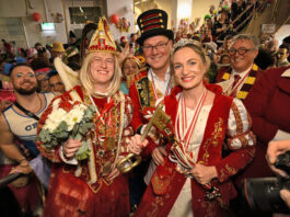 Velbert in Narrenhand: Manege frei zum Rathaussturm!