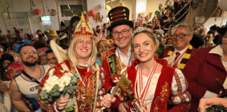 Velbert in Narrenhand: Manege frei zum Rathaussturm!
