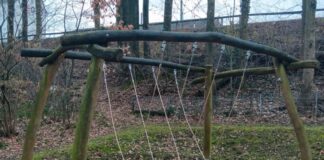 Gestohlene Schaukel wurde ersetzt Die neue Schaukel im Stadtwald. Foto: Kreisstadt Mettmann