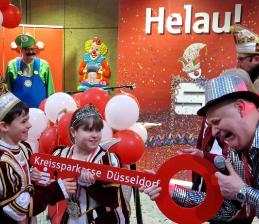 Schlüssel entrissen: Narrenschar regiert in Wülfrath