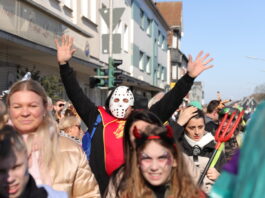 Polizei zeigt im Karneval im Kreis Mettmann erhöhte Präsenz Damit die Jecken entspannt Karneval feiern können, zeigt die Polizei eine erhöhte Präsenz. Archivfoto: Volkmann