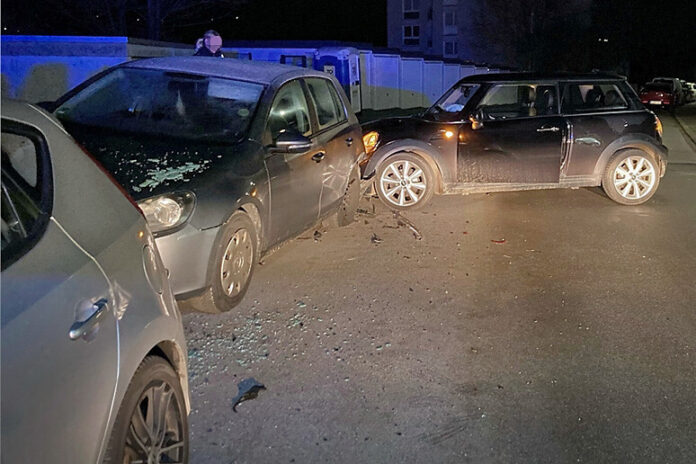 Bei dem Unfall entstand ein hoher Sachschaden.