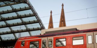 S-Bahnen und Regionalzüge nicht von Warnstreiks betroffen S-Bahnen und Regionalzüge sind nicht von den Warnstreiks im kommunalen Nahverkehr betroffen. (Archivbild)