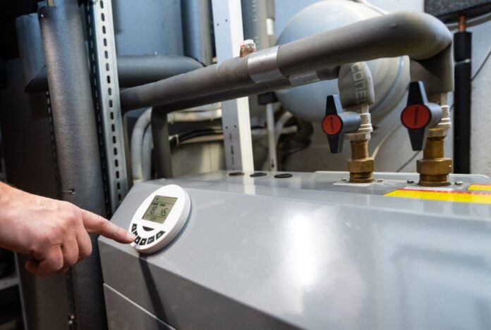 Heizungsbranche Zum 1. März erhöht sich das Geld von Beschäftigten im Sanitär-, Heizung-, Klimahandwerk in NRW. (Archivbild)