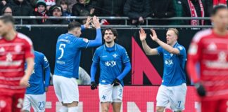 Darmstadt nach 2:1 gegen Düsseldorf neuer Spitzenreiter Darmstadt jubelt über das 1:0.