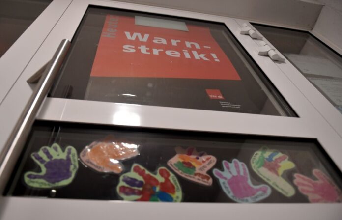 Warnstreik in Awo-Kita Verdi hat zu Warnstreiks bei der Arbeiterwohlfahrt (Awo) NRW aufgerufen. Betroffen sind Kitas und weitere Einrichtungen. (Archivbild)