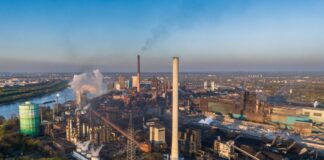 Stahlhütte HKM soll bleiben – aber starker Stellenabbau Der Stahlkonzern Salzgitter will das Gemeinschaftsunternehmen HKM in Duisburg komplett übernehmen. 2.000 Stellen sollen wegfallen. (Archivbild)