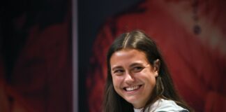 Düsseldorf gewinnt die Hallenhockey-Meisterschaft der Damen Selin Oruz wurde mit ihrem Düsseldorfer HC deutsche Hallen-Meisterin.