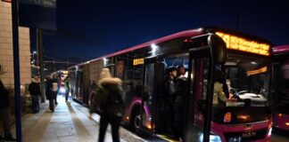 Nur Busse nach Wuppertal: ruhiger Start in die Feuerprobe Der Morgen am Wuppertaler Hauptbahnhof läuft trotz der Generalsanierung auf der Strecke Hagen-Wuppertal ruhig an.