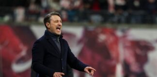 Kovac-Kritik am VAR nach BVB-Remis: «Fehlentscheidung» Dortmunds Trainer Niko Kovac wollte einen Elfmeter.