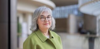 Neue Kinderschutzbeauftragte hört Betroffenen zu Petra Ladenburger hat mehr als 35 Jahre Erfahrung in Sachen Kinderschutz.