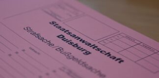 Überhöhte Gehälter an Betriebsräte? DVV-Chefs entlassen Die Staatsanwaltschaft Duisburg ermittelt gegen zwei DVV-Ex-Vorstände wegen Untreue-Verdachts. (Symbolbild)