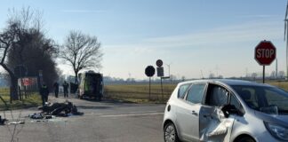 Der verletzte Motorradfahrer wurde mit dem Rettungshubschrauber in ein Krankenhaus gebracht.