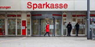 Sparkasse Gelsenkirchen nach Millionen-Coup wieder offen Knapp fünf Wochen nach dem spektakulären Einbruch ist die Sparkasse Gelsenkirchen wieder offen – allerdings nicht die Schließfachanlage. (Archivbild)