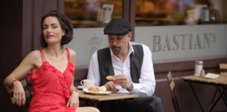 Über Paris ins Paradies: Chanson-Theaterabend in Ratingen Das Duo Savoir Vivre entführt seine Zuhörer in die Welt des französischen und deutschen Chansons. Foto: Savoir Vivre