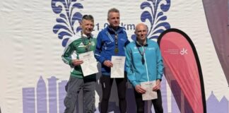 TuS 08 Lintorf stellt Deutschen Vizemeister im Halbmarathon Robert Jäkel auf dem Treppchen. Foto: TuS 08 Lintorf