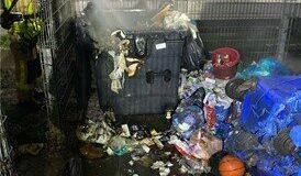 Löscharbeiten der Feuerwehr. Foto: Polizei Mettmann