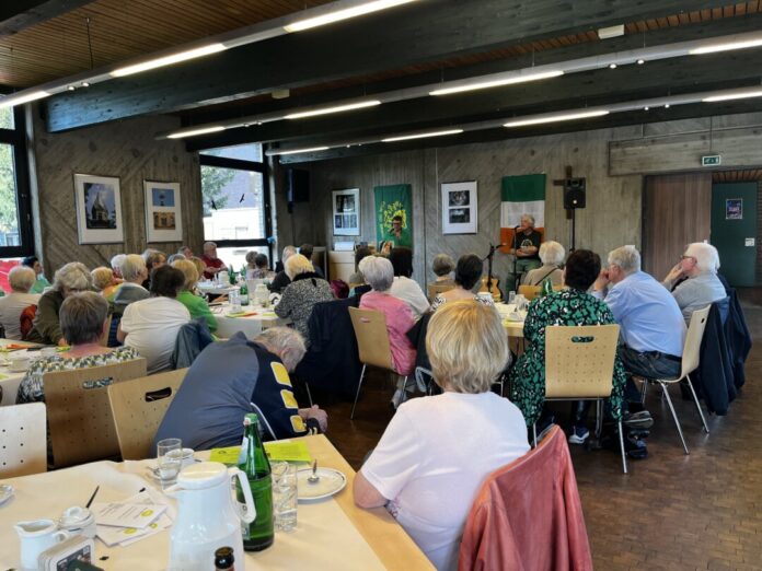 Folk Lintorf Rund um Irland ging es an dem Tag in der KÖB. Foto: privat
