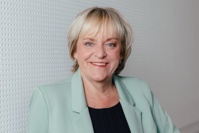 Foto SW Bezirkskonferenz 2025 Sigrid Wolf ist die Geschäftsführerin der DGB Region Düsseldorf Bergisch-Land. Foto: DGB