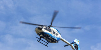 Velbert: Jugendliche nach Einbruch in Schule festgenommen Bei der Fahndung kam ein Hubschrauber der Polizei zum Einsatz. Foto: Polizei