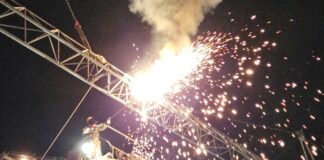 Baukran-Unfall in Erkrath: So aufwendig war die Bergung für das THW Schnell erledigt waren die Arbeiten nicht: Der Einsatz endete erst gegen 22:0 Uhr am Folgetag. Foto: THW OV Erkrath